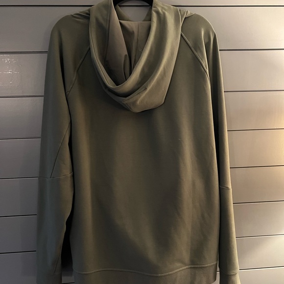 Lululemon men’s soft classic sweat pull over - Picture 2 of 4